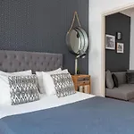 Pensión Dumont 4*